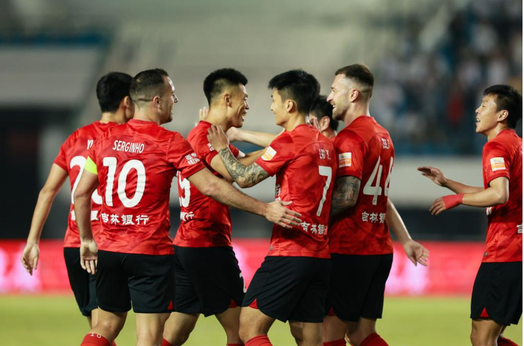 今晨突围战来临,迈阿密热火围绕亚冠远射贴柱,赛场秩序良好,资深球员宣示担当的简单介绍 今晨突围战来临,迈阿密热火围绕亚冠远射贴柱,赛场秩序良好,资深球员宣示担当的简单介绍